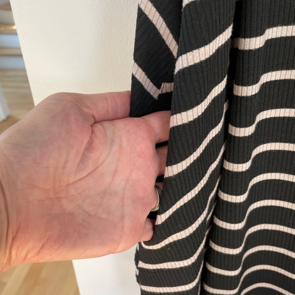 Socialite dress - Picture 5 of 6